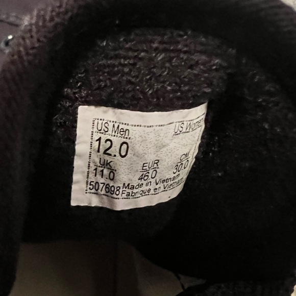 Men Old Skool Black Vans - Picture 2 of 6